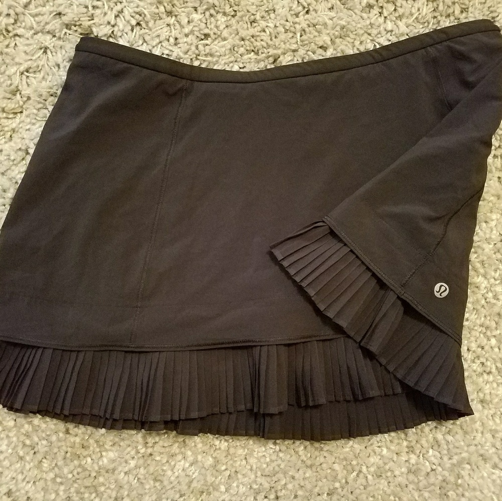 lululemon pleat to street skirt